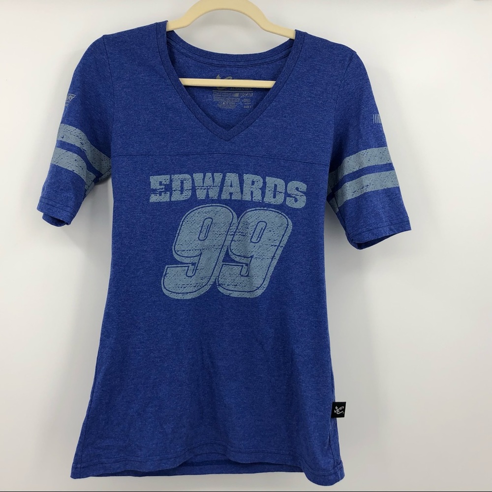 Chase Authentic’s blue T-shirt